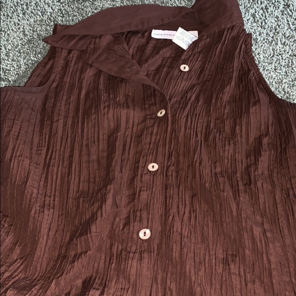 Women sleeveless brown shirt